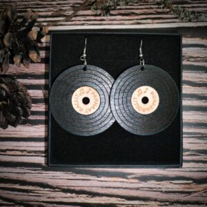 Aihkidesign_lp_levy_korvakorut