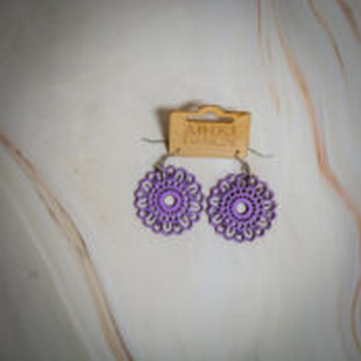 Paivankukka_roikkuva_vaalealila